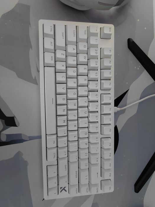 Vand pc gaming aceptabil ,in stare buna