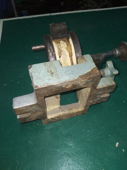 Приспособление для правки кругов