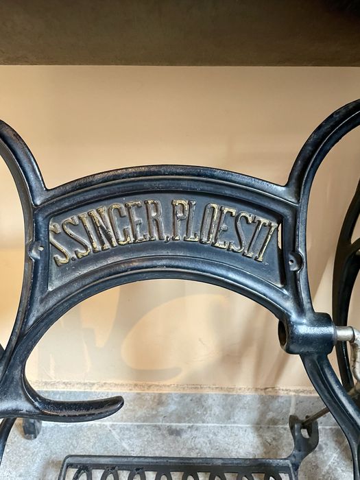 Masina de cusut Singer