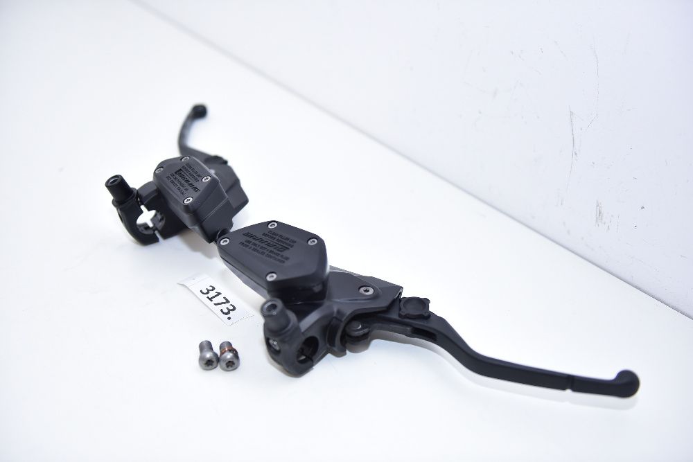Pompe de frana + ambreiaj Proiect custom cafe racer