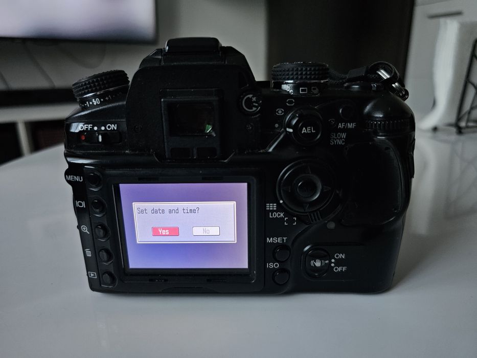 Konica Minolta Dynax 7D Digital SLR 18-55