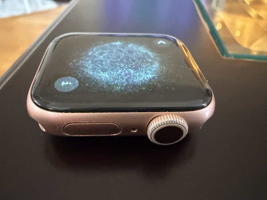 Apple Watch seria 6 Gold 40 mm Aluminium Case