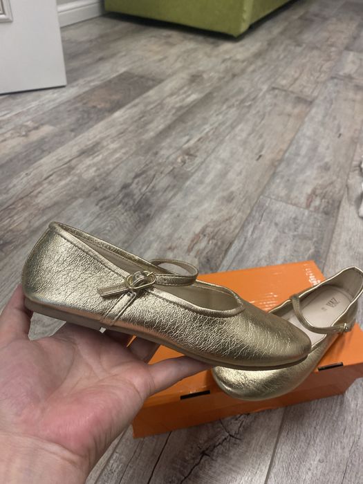 Продам детские туфли (балетки)