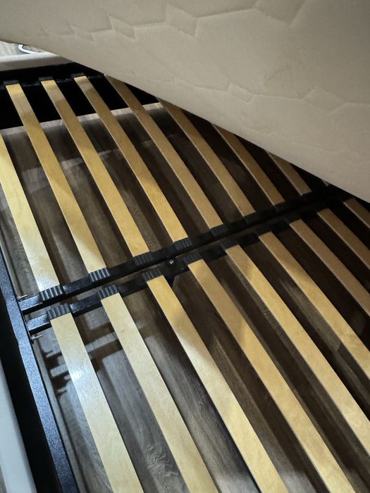 Продам кровать  200х200