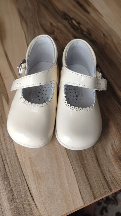 Фирменные туфельки для девочки