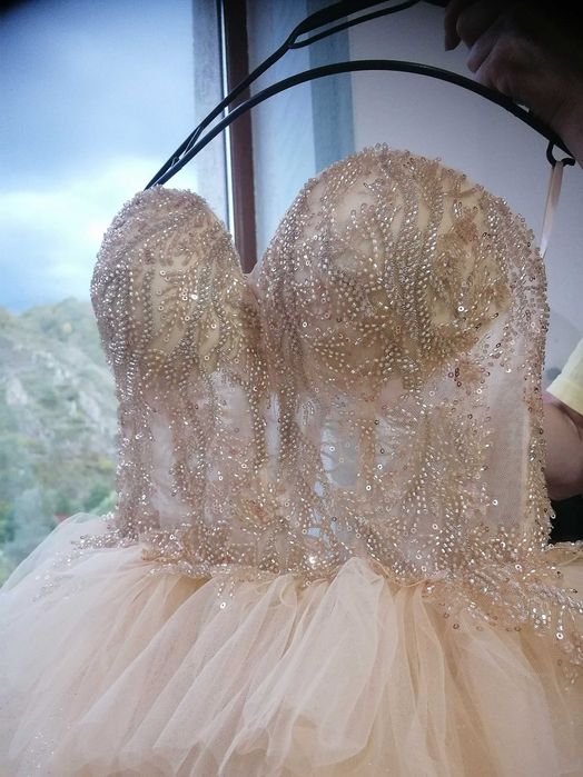 Къса бална рокля