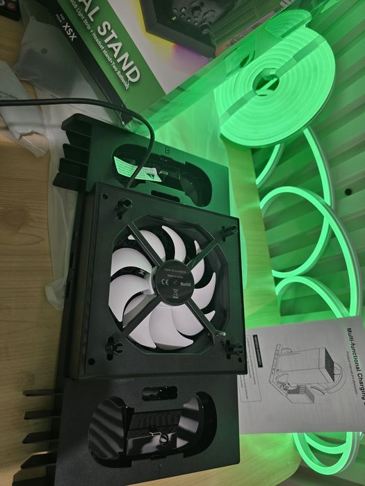 RGB зарядна докинг станция сохлаждащ вентилатор за XBOX Series X
