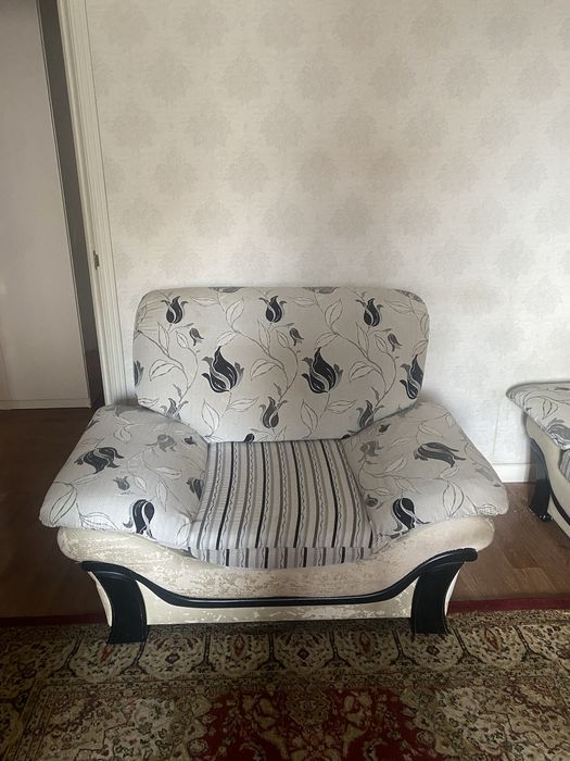 Диван2 и 1 керсло комплект