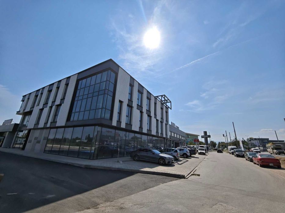 Дава се под наем Магазин в Пловдив, Индустриална зона - Север - 130 кв.м за 1105 € - Снимка #2