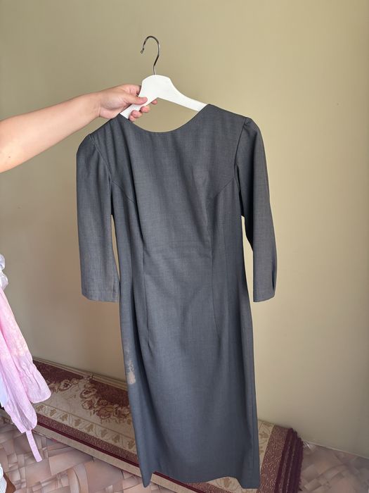 Продам офисное платье и костюм