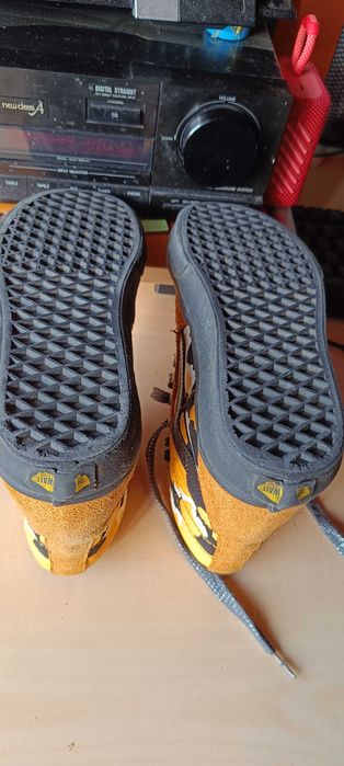 Кожени гуменки и кецове Vans Кожени розови балеринки iMac