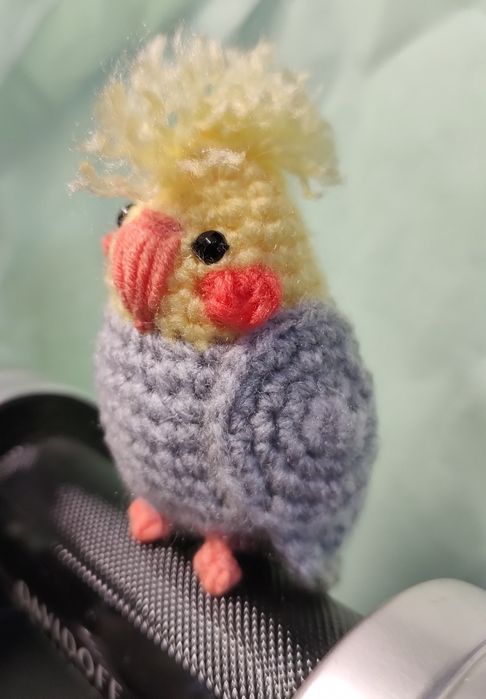 Багер плетен,Папагалчета цветни плетени