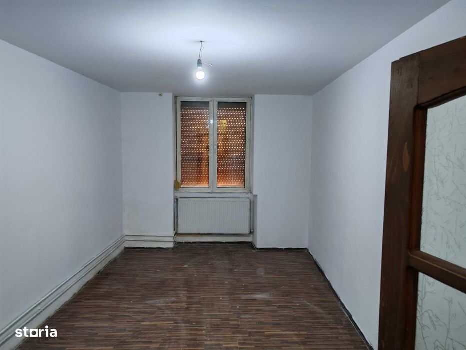 Apartament la casa zonă centrală
