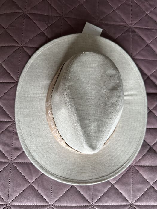 Tommy Hilfiger шапка - чисто нова