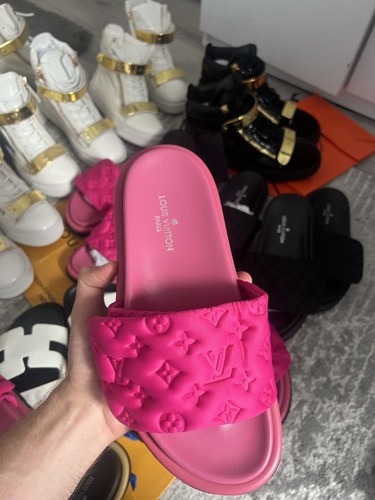 Papuci Loui Vuitton roz