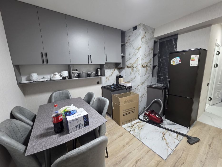 Сдаётся своя 1 ком квартира,В Рохат,Алмаз Товер,Новастройка,Студия!!!