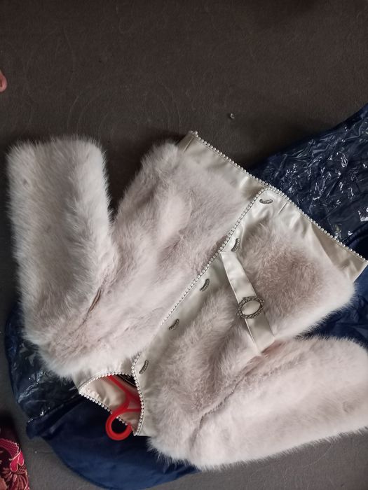 Qishki ayollar kostyumi