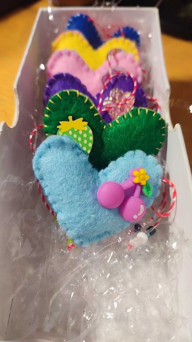 мартеница - брошка