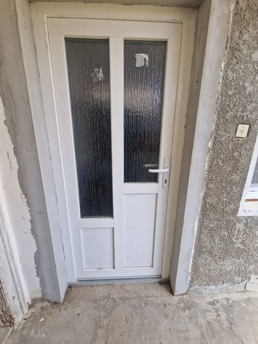 Usi si Ferestre pvc disponibile diferite dimensiuni 
Uși și geamuri te