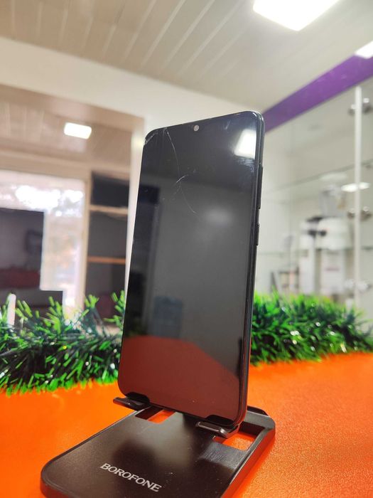 Продаю смартфон VIVO Y12 с памятью 2/32 GB