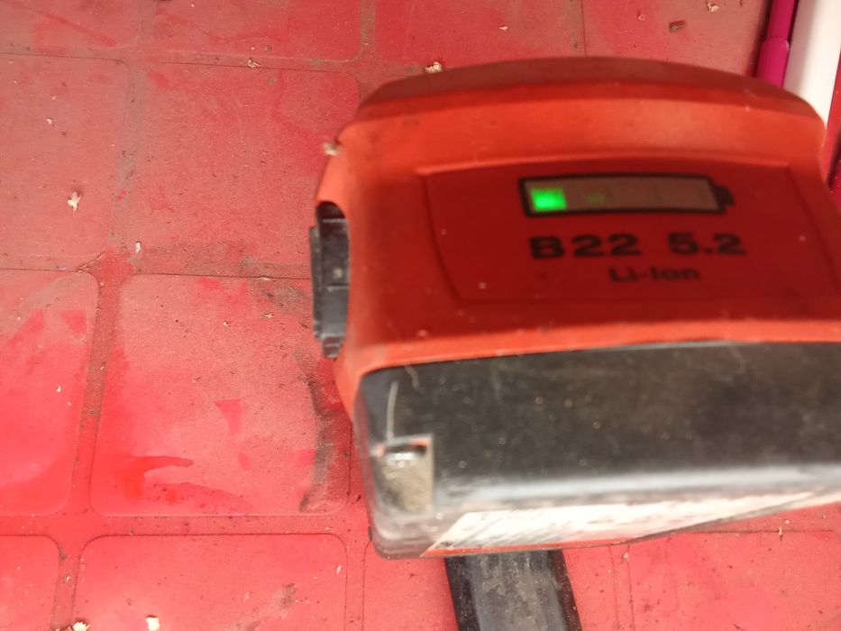 Vând baterie hilti b22 5.2ah