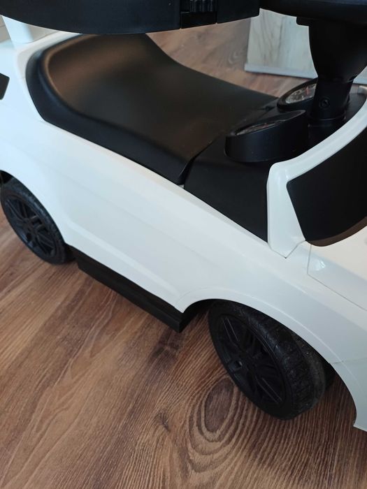 Кола Ride-On Mercedes Бял