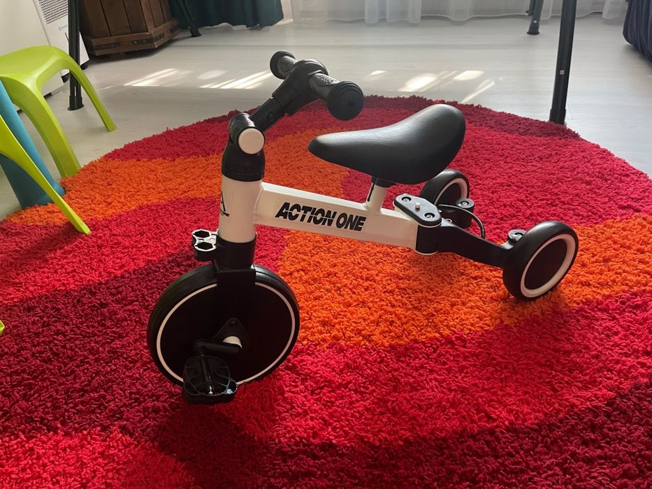 Bicicleta multifuncțională 4 in 1 cu pedale noua