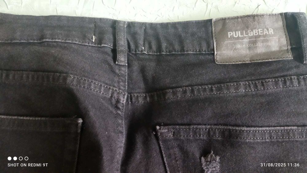 Къси мъжки дънки pull/bear ,размер 42,без следи от употреба.
