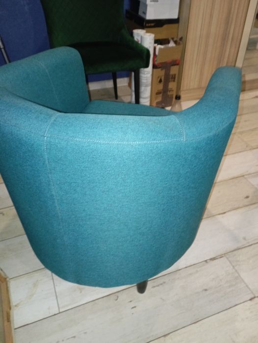 Фотьойл и луксозен стол за хол.