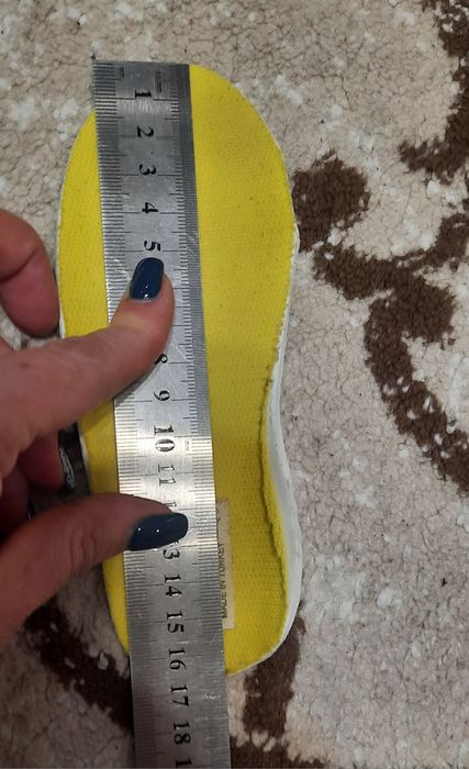 Кроссовки, размер 25