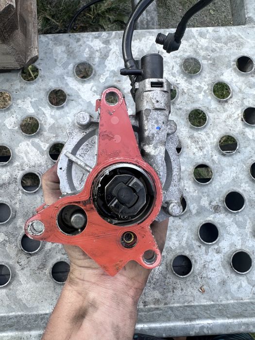 Вакум Помпа Opel Vivaro Renault Trafik 2.0dci 115