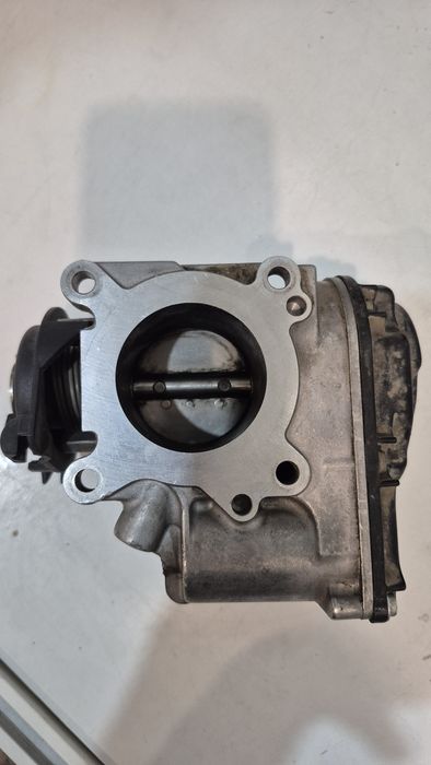 Дроссель заслонка GOLF3