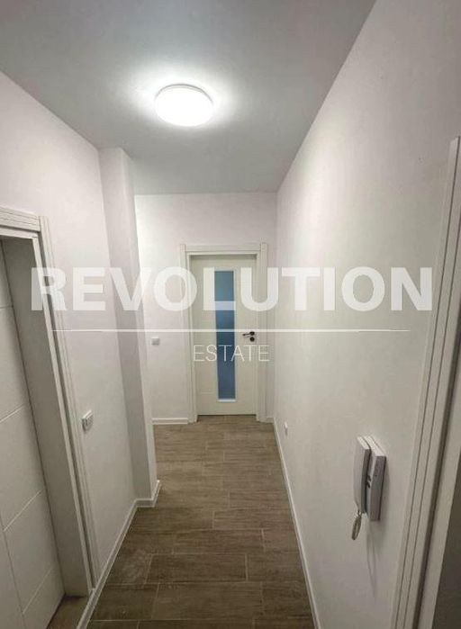 Дава се под наем Двустаен апартамент в Варна, Възраждане 4 - 56 кв.м за 450 € - Снимка #4