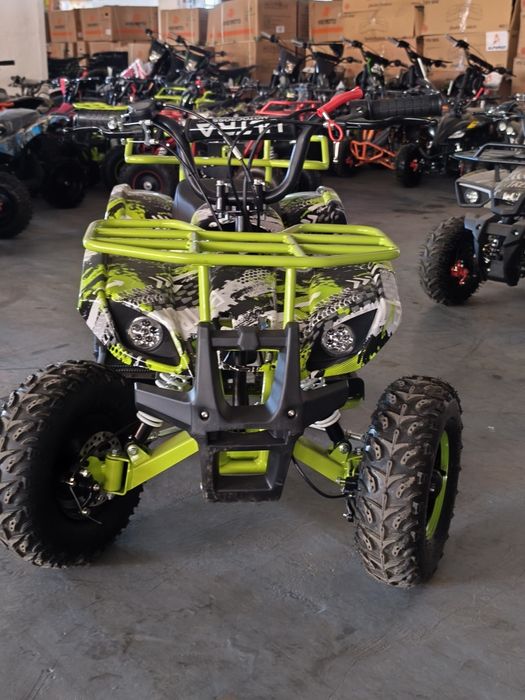 ATV quad 49cc Hummer la mâna a doua folosit în regim propriu pentru filmări