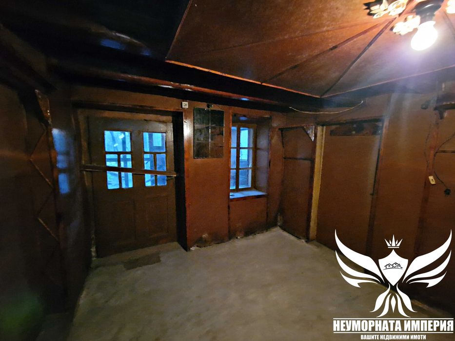 Двуетажна къща с постройки 384РЗП с 930кв. двор село Караджалово