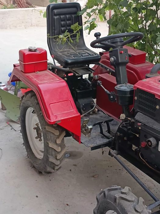 Mini Tiraktor 196 zubr