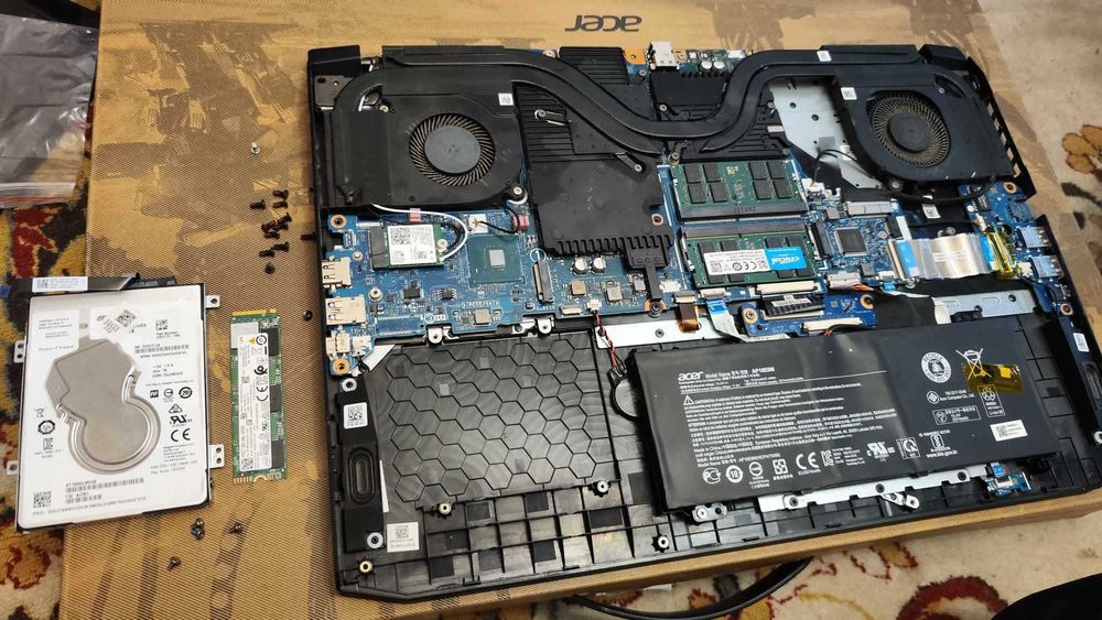 Acer Nitro 5 - на части (16gb DDR4, Display, Охлаждане, колонки, тн)