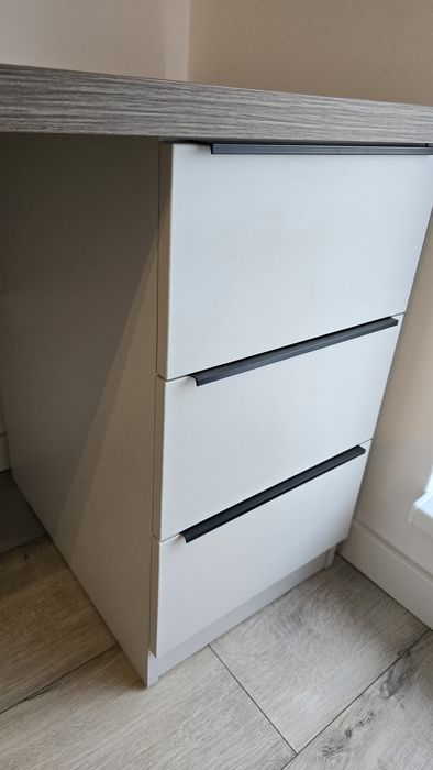 Birou Cașmir cu Soft-Close BLUM  Nou!!!