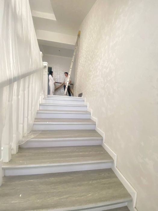 Чиланзар.  в доль дороги.