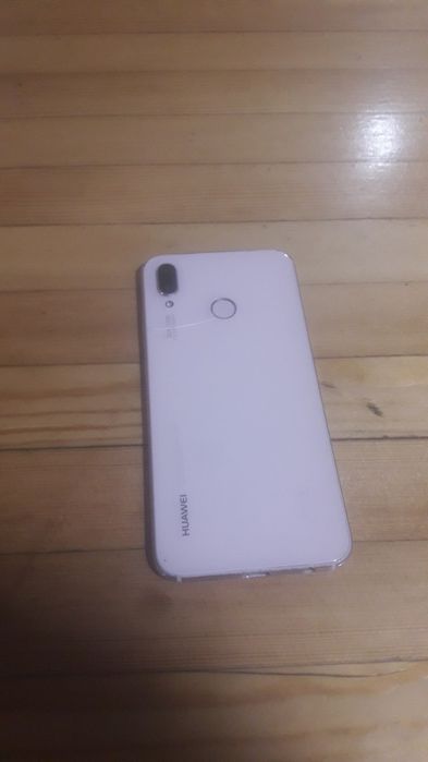 Huawei telefoni sotiladi
