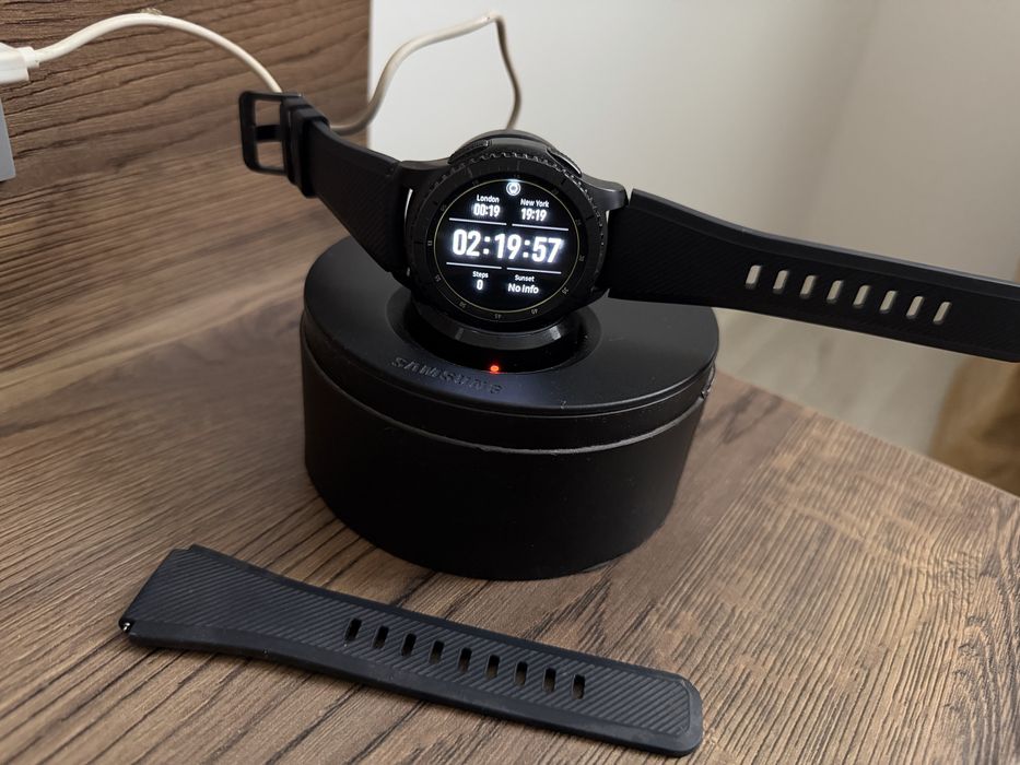 Smart часовник Samsung GEAR S3 frontier