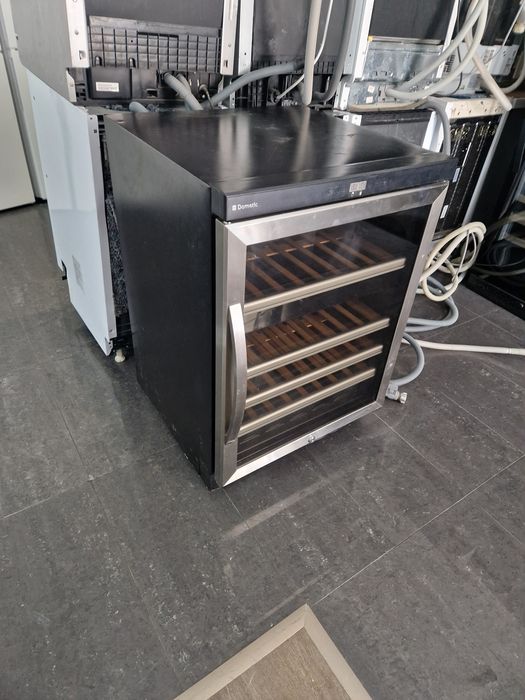 Винен хладилник Dometic A++