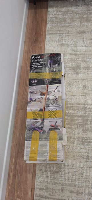 Продам Dyson v10 пылесос