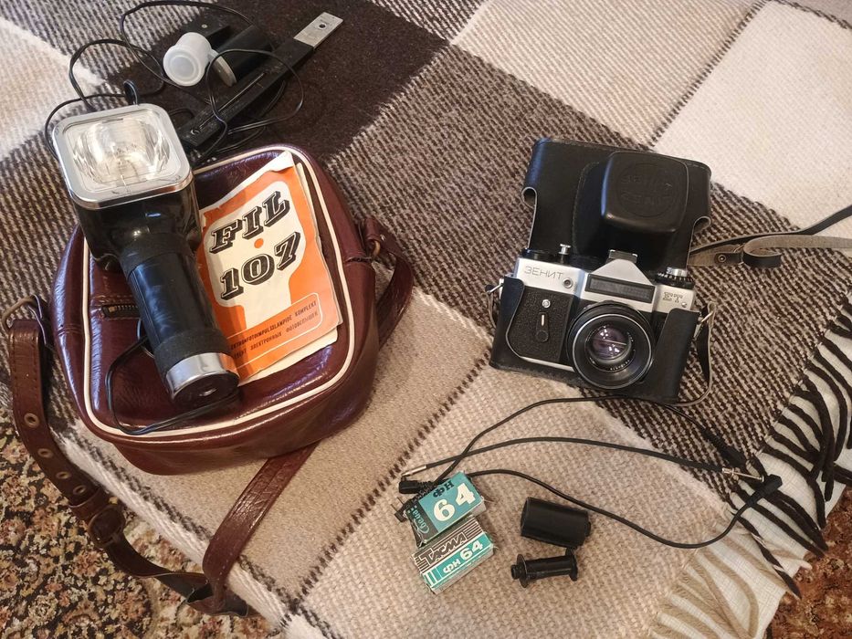 Фотоаппарат ЗЕНИТ ЕТ с вспышкой