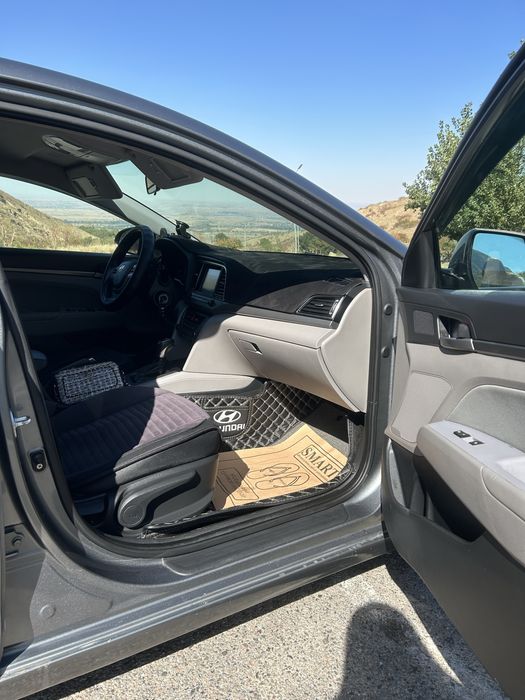 Huyndai Elantra 2017