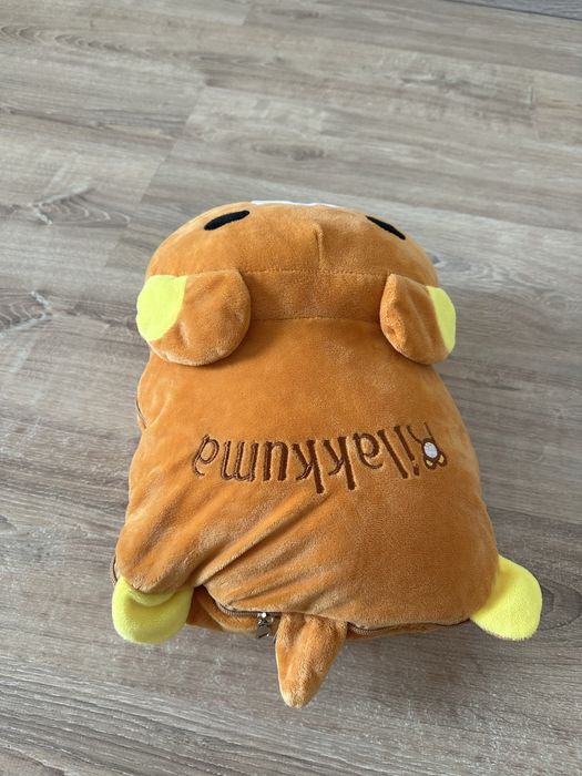 Мягкая игрушка падушка с пледом внутри.