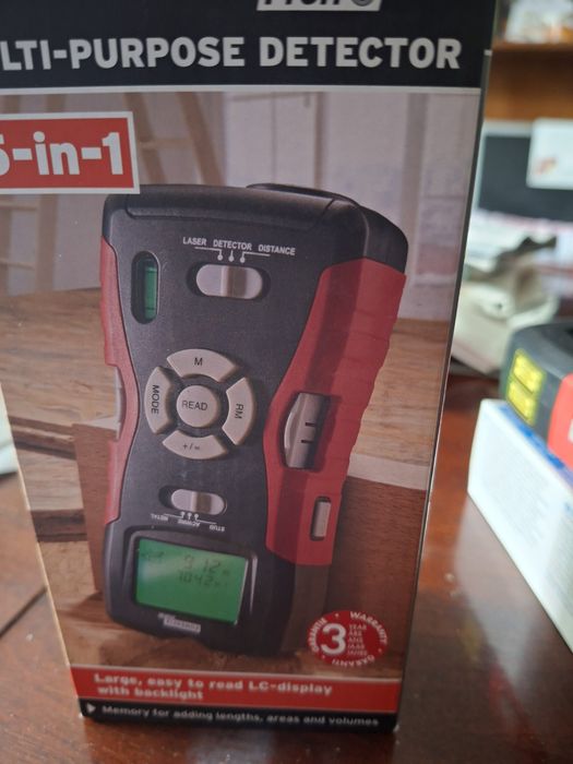 Vând detector multiplu