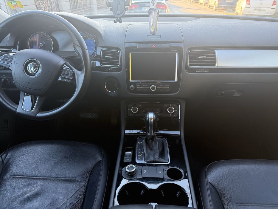 Volkswagen Touareg 3 0 V6 TDI 245 CP 2013  Extra Full Impecabil