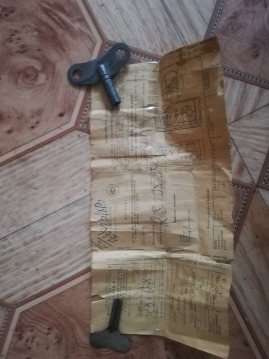 Часы Янтарь в отличном состоянии.