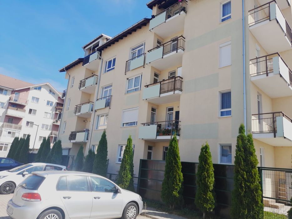 Ofer spre închiriere garsoniera decomandat modern